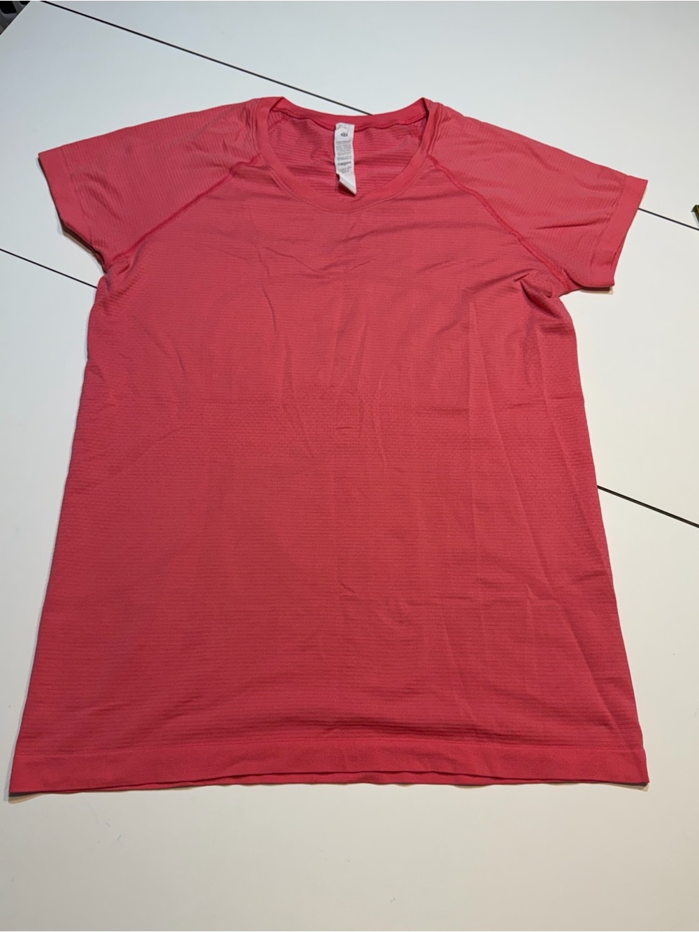 pink Lululemon Swiftly Tech Short-Sleeve Shirt 2.0 seamless size 10